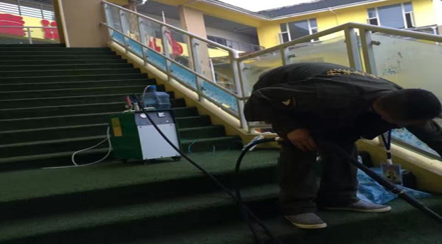 小型蒸汽發(fā)生器清潔玻璃扶手