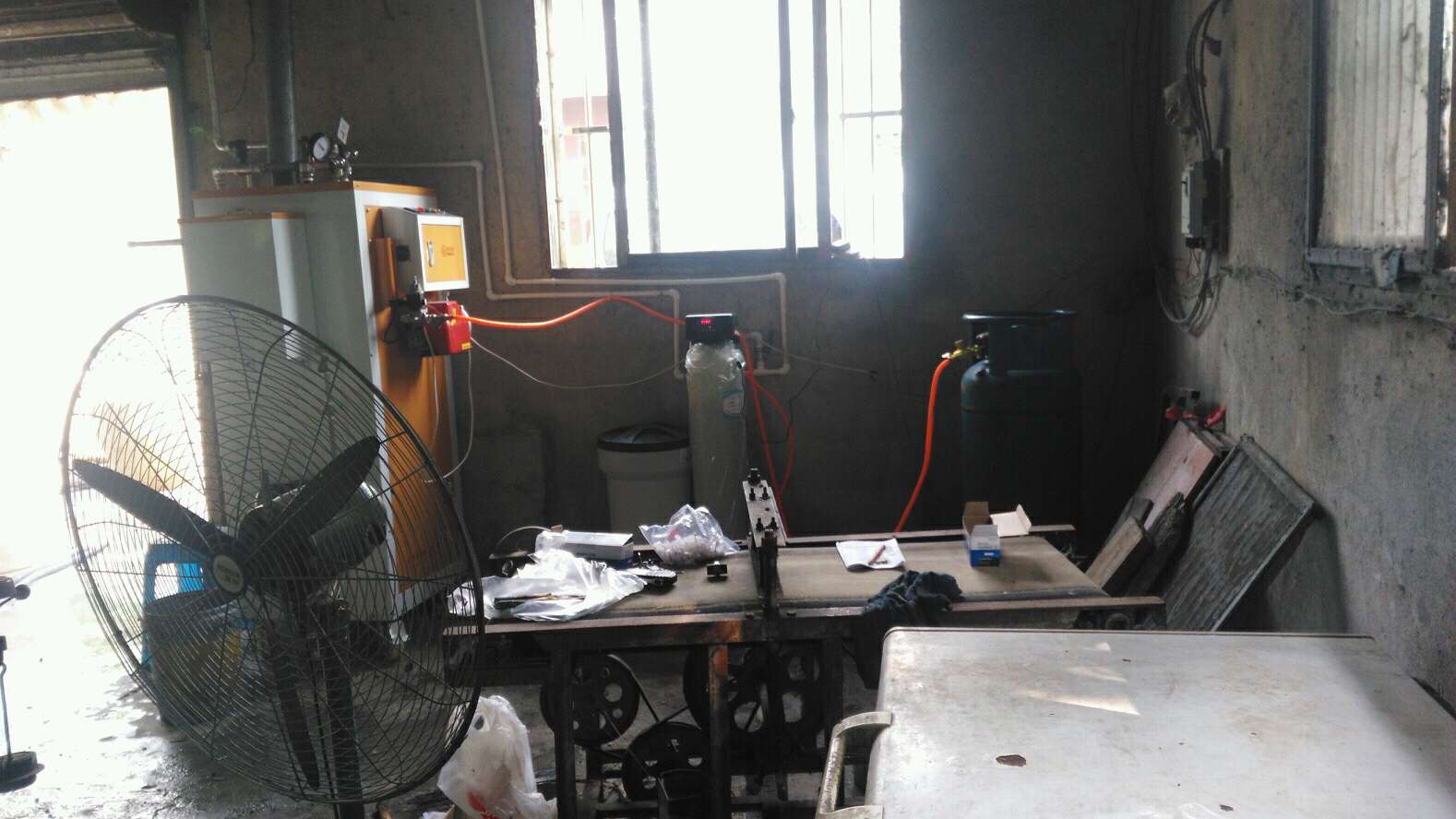 豆?jié){加工廠選擇燃氣蒸汽發(fā)生器輔助生產比火排更省更節(jié)能