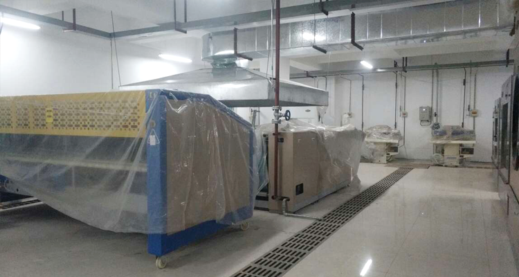 酒店使用電蒸汽發(fā)生器進(jìn)行床品的消毒殺菌，保障衛(wèi)生