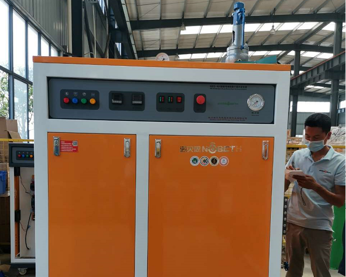 熔噴布的加熱不能有一點(diǎn)水分，使用電加熱蒸汽發(fā)生器產(chǎn)生超干蒸汽進(jìn)行加熱