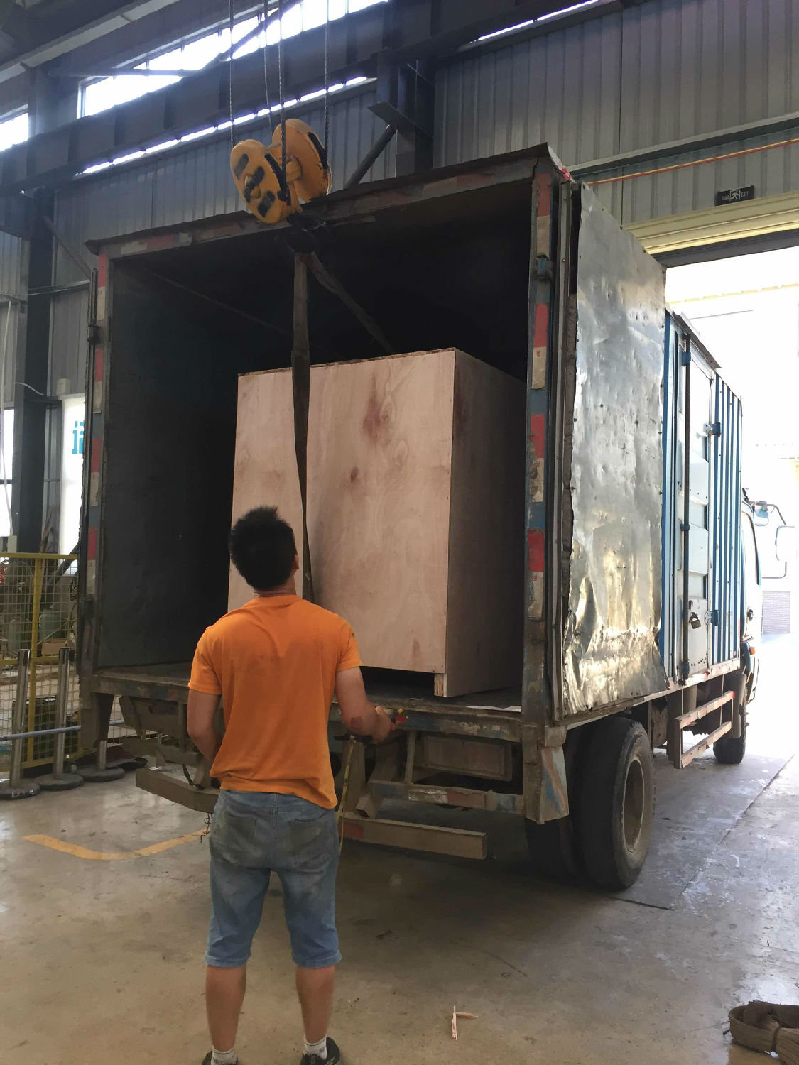 定制PLC實(shí)驗(yàn)研究蒸汽發(fā)生器打包完成，準(zhǔn)備吊裝上車(chē)啟程啦