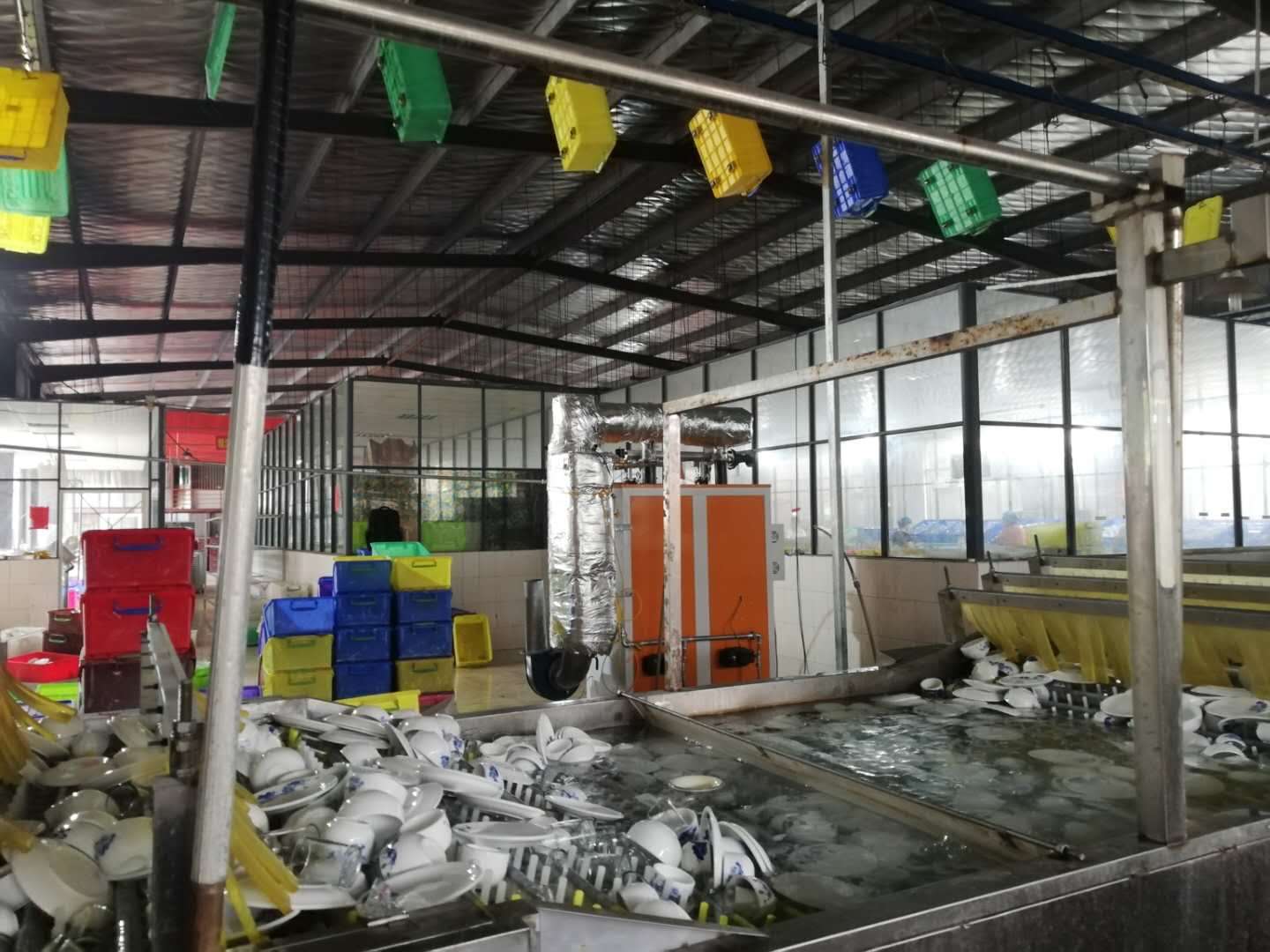 江蘇餐具消毒全自動電加熱蒸汽發(fā)生器進(jìn)行消毒餐具