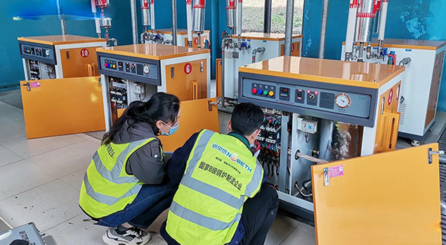 茶葉殺青現(xiàn)場(chǎng)